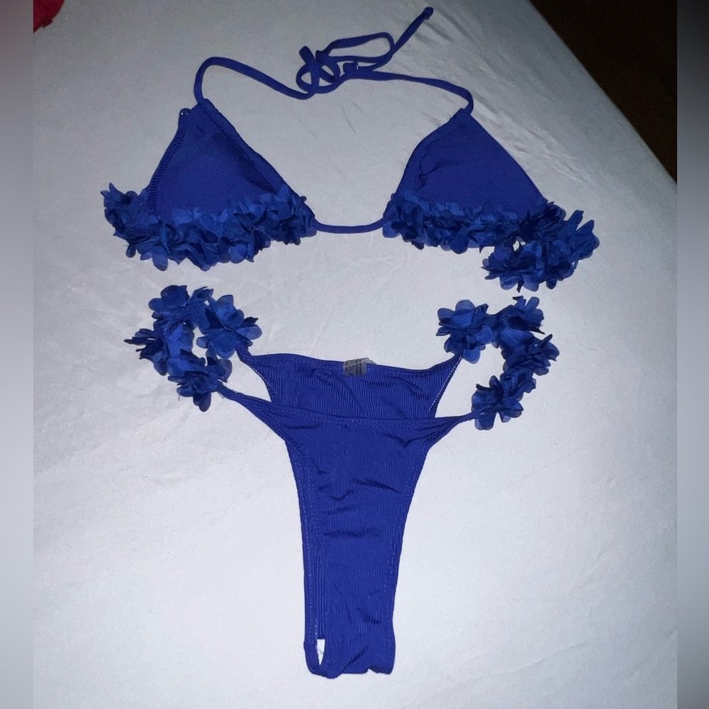 Blue triangle bikini - Picture 1 of 3